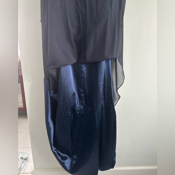 Gorgeous Prom/ ball gown size 4 navy blue with gems across bodice never worn - Picture 6 of 6